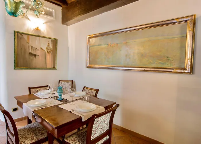 Trevi Fountain Apartment